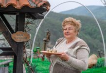 Ja sam ona bogata tetka iz Nemačke što se obrukala na svadbi bratanice u Srbiji: Kad su otvorili kovertu, šokirali su se