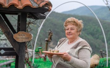 Ja sam ona bogata tetka iz Nemačke što se obrukala na svadbi bratanice u Srbiji: Kad su otvorili kovertu, šokirali su se