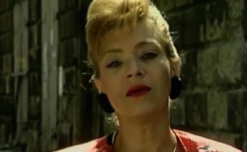 “Kad smo izgubili mamu, odrastao sam preko noći”: U trenutku njene smrti, u njegovom stanu su svi satovi stali