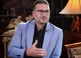 “Danas mi je umrla majka”, ovako je nastavnik srpskog jezika započeo čas i zainteresovao svakog đaka da pročita lektiru