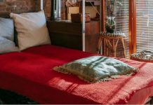 Ispod kreveta stavite 1 sitnicu i gledajte čudo: Privlači sreću i novac za sve živo u kući