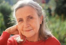 Neću više da smrdim na prženje, niti da perem prljave čarape: Snežana sa 60 odlučila da ostavi muža – procvetala je