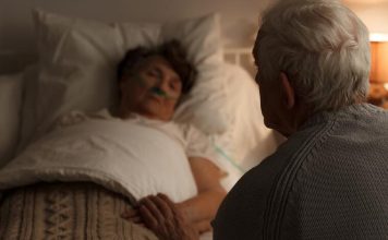 “Vida je sa njim”, tad reče i ispusti dušu: 3 dana pred smrt ljudi krenu da pričaju o ovome, a svi dožive 1 istu stvar