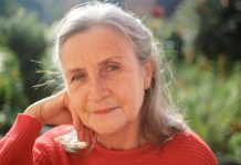 Neću više da smrdim na prženje, niti da perem prljave čarape: Snežana sa 60 odlučila da ostavi muža – procvetala je