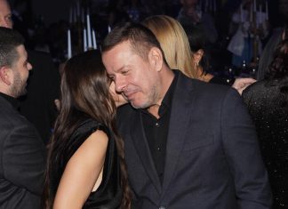 Supruga Vlade Georgieva oduvala sve dame na estradi: U jednostavnoj haljini, niko nije mogao da joj priđe