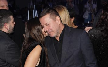 Supruga Vlade Georgieva oduvala sve dame na estradi: U jednostavnoj haljini, niko nije mogao da joj priđe