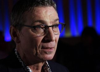 Nisu znali da je bolestan, pevao je s drenom u plućima, dok su lekari čekali: Ovo su bili poslednji dani Masima Savića