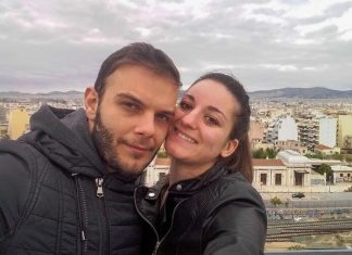 1998. godine dobio je prvi mobilni telefon i poslao je nasumičnu poruku: Ni slutio nije da će mu se javiti baš ona