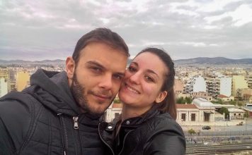 1998. godine dobio je prvi mobilni telefon i poslao je nasumičnu poruku: Ni slutio nije da će mu se javiti baš ona