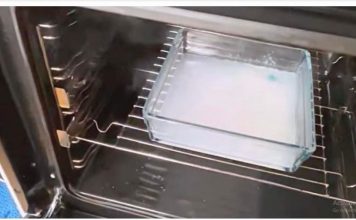 Stavite unutra i SAMO uključite rernu. Najgora prljavština će se sama skinuti!