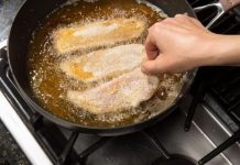 Kada pržite ribu, dodajte samo 1 sastojak u tavu: Neprijatni mirisi nestaju, a ukus je fantastičan