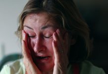 Slučajno sam čula šta moj muž i svekrva pričaju i već ujutru sam podnela zahtev za razvod: Ono što sam doživela je pakao