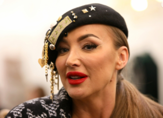 NAKON DVA BRAKA IMA NOVOG DEČKA: Pjevačici prvi suprug umro na rukama, a drugi je ostavio na dan krštenja njihova sina