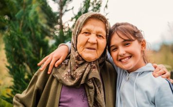 “Anđu su sahranile komšije, njih četvoro: Za muža nije ni postojala, a decu je i sama savetovala da idu svojim putem”