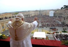 Šta se dešava u Sikstinskoj kapeli dok se bira novi Papa? Ekstremno tajni proces korene vuče još iz srednjevekovnih vremena, a evo šta znače beli i crni dim