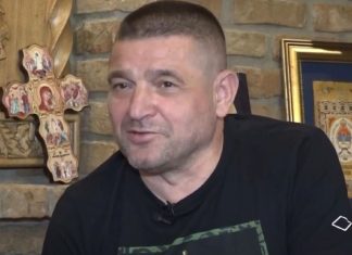 Drugu ženu upoznao ispred menjačnice i odmah je poljubio: Baja Mali Knindža ima 6 dece – evo kako izgledaju i čime se bave