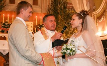 Hteli da uštede svaki dinar, pa od svadbe napravili papazjaniju: Vladimir i Ogla se na svom venčanju osramotili za sva vremena