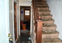 Ovo je kuća strave u kojoj je maćeha sakrivala sina 20 godina: Napolje je izlazio na minut, a onda se dosetio…