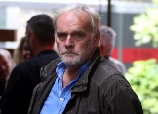 Naš glumac zaveo ženu mlađu od svog sina i s njom dobio 4 dece: Porodila se kod kuće pa ustala da opere sudove…