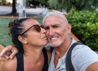 Moja žena Milena bila je zapuštena, stalno je nosila šerpe i pelene po rukama, pa sam našao ljubavnicu: Kad sam video suprugu u krevetu gorko sam se pokajao