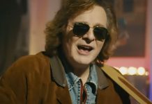 Otpevao “Džuli” i postao najbogatiji pevač u Jugi, sad bruje da je socijalni slučaj: I dalje se pamti njegov skandal sa Lepom Brenom, a ovaj poznati dasa mu sin