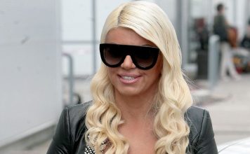 Naša pevačica ima završenu samo osnovnu školu, jela hleb i mast a sada je puna kao brod: Ima 4 stana, imanje na Fruškoj gori, automobile vrednosti 500.000 evra