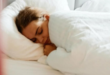 Večeras OBAVEZNO stavite OVO ispod jastuka: Dok vi spavate NOVAC će početi da se GOMILA