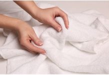 EVO KAKO SU PEŠKIRI U HOTELU UVEK TAKO BIJELI: Ovo je CAKA koju koriste pri SVAKOM PRANJU, morate da znate