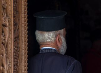 Naš sveštenik se odrekao sina kad je promenio veru i obukao tuđu monašku mantiju: Majci srce prepuko, u selu se i dalje priča šta se desilo sa njihovim jedincem