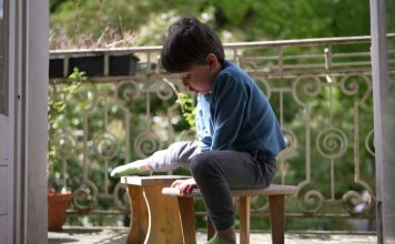 Dečaka 8 godina majka držala zatvorenog u stanu: Nije se kupao, samo hleb jeo, a kada su policajci ušli, zatekli su prizor od kojeg su zanemeli