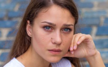 Natalija je sahranila roditelje, a onda u kući pronašla misterioznu kutiju: Kad je videla šta se krije u njoj zanemela je od šoka, život joj se okrenuo