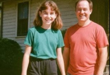 Emilia je otišla da vozi rolere sa drugaricom i nikada se nije vratila kući: Kada je njen otac 20 godina kasnije video ovo u starom izlogu zaledio se