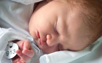 Odrekla se ćerke po rođenju, a onda je godinama kasnije usvojila: “Optužili su me da sam kovala zaveru da im ukradem ćerku…”