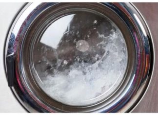 Ulijem 3 čaše u veš mašinu i stavim pranje na 90 stupnjeva: Nakon 2 sata veš mašina je KAO NOVA!