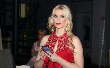 “Gledaćemo da rez bude što manji, da se ne vidi, rekla sam doktorima- ma pustite to gledajte mi glasne žice, ja od toga živim”: Teška borba Mine Lazarević