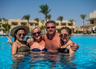 Ovako se baš svaka Srpkinja svađa sa svojim mužem: Momo Kapor je najbolje opisao kako izgleda letovanje tipičnog bračnog para sa Balkana