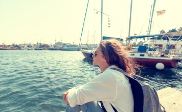 Moja majka je sve prodala, ostavila nas bez krova nad glavom i kupila jednu jedrilicu: Ljudi se čude kad vide kako izgleda njen život na vodi