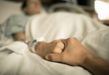 Ovo je jeziv potez koji ljudi naprave neposredno pre nego što umru: Objašnjenje koje se krije iza toga je neverovatno