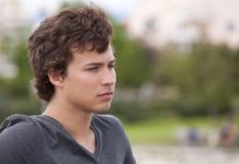 Sa 23 godine preuzeo sam brigu o mlađem bratu: 12 godina me zvao “tata”, a ja sam krio tajnu, nemam srca da mu kažem istinu