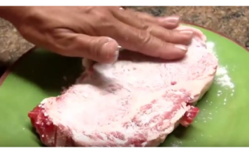 Meso je posipao sodom bikarbonom pre kuvanja: OD KADA MI JE POKAZAO, JA TO JEDINO RADIM!