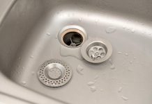 Vodoinstalateri ne žele da ovo znate: Ovaj čudesni trik otpušava vaš sudoperu za 5 minuta, bez alata i bez muke