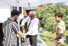 Naš folker imao je toliko žena da im ne zna brij, a otkrio da je bio intiman i sa muškarcem: “Više mi se sviđa sa…”