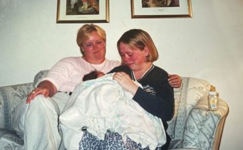 Imala sam samo 1 sliku sa biološkom majkom dok me je predavala usvojiteljki: Više od 20 godina sam je tražila, a onda stiže poruka koja mi je promenila život