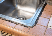 Očistite SILIKON OKO SUDOPERE OD CRNE BUĐI brzo, lako i efikasno: Ovaj trik je spas