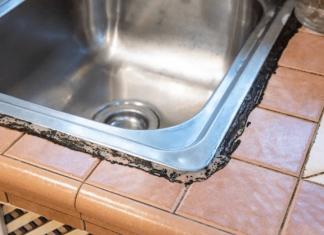 Očistite SILIKON OKO SUDOPERE OD CRNE BUĐI brzo, lako i efikasno: Ovaj trik je spas