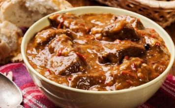 Recept za najbolji vojvođanski gulaš, svi kažu da je mnogo ukusniji od mađarskog: Poseban šmek mu daje 1 sastojak