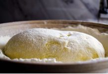 Dodajte samo ovaj sastojak i svako će testo rasti kao ludo, biće meko i vazdušasto kao oblak, a imaće i odličan „šmek“