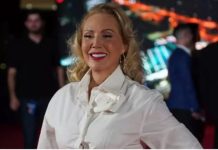 Ovako izgleda tijelo žene od 65 godina kad se fotografije ne fotošopiraju: Brena se skinula u kupaći – stara nab0rana mačkica ispala, koža visi na sve strane – uzaas