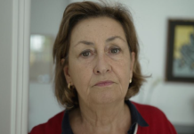 Iz dubokog sna je probudio snažan prasak: Od prizora na svom jastuku nakon toga srce joj je stalo na tren