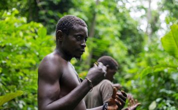 Ana je živela sa aboridžinima – Videla je kako jedu čoveka, razmenjuju žene i prodaju decu: Evo šta je naučila od njih